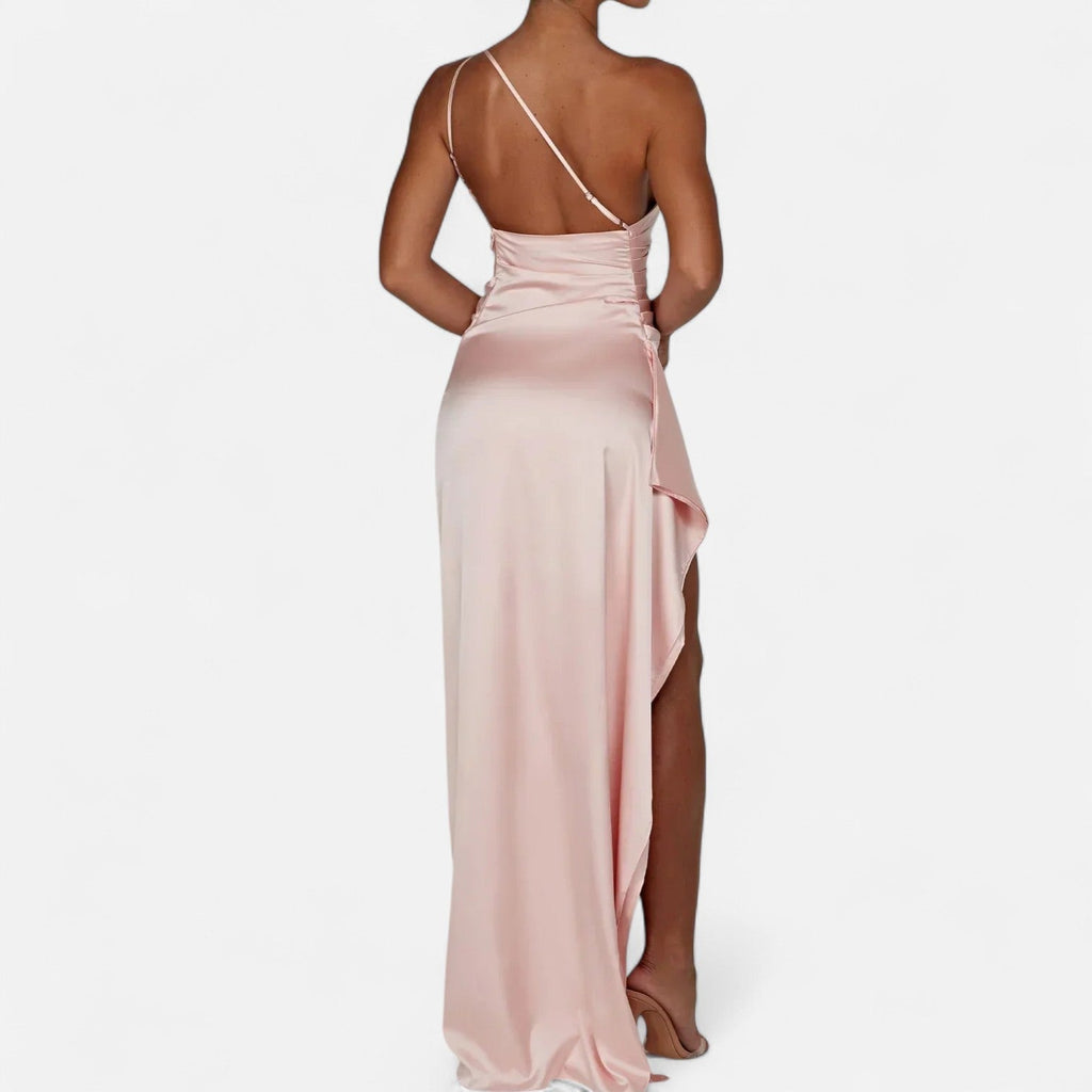 Asymetryczna długa sukienka damska – rzeźbiąca sylwetkę, naturalny ruch