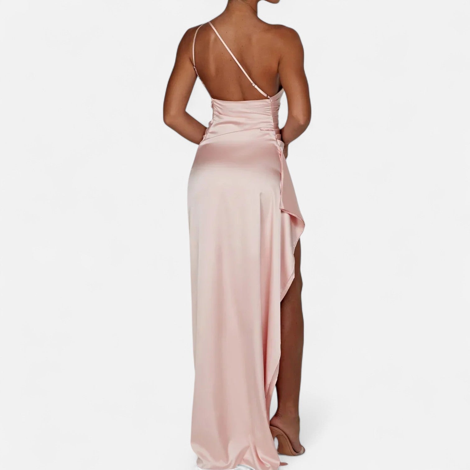 Asymetryczna długa sukienka damska – rzeźbiąca sylwetkę, naturalny ruch